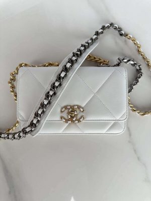 chanel ap3267 19 wallet on chain woc shiny lambskin white 03 luxibags.ru .jpg