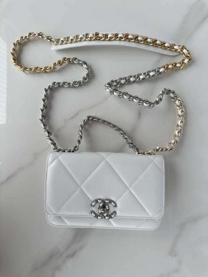 chanel ap3267 19 wallet on chain woc shiny lambskin white 16 luxibags.ru .jpg