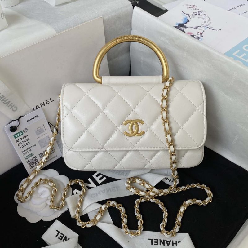 chanel ap3484 clutch with chain shiny lambskin gold tone metal white 001 luxibags.ru .jpg
