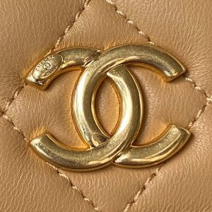 chanel ap3512 flap phone holder with chain lambskin imitation pearls enamel gold apricot 003 luxibags.ru .jpg