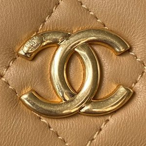 chanel ap3513 woc clutch with chain lambskin imitation pearls enamel gold apricot 003 luxibags.ru .jpg