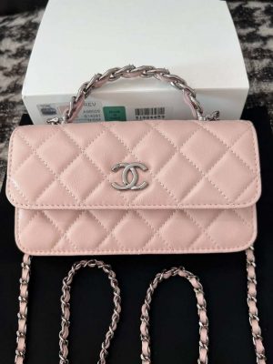 chanel ap3566 clutch with chain pink shiny crumpled calfskin strass ruthenium finish metal 01 luxibags.ru .jpg