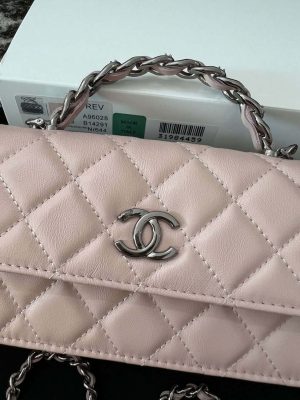 chanel ap3566 clutch with chain pink shiny crumpled calfskin strass ruthenium finish metal 02 luxibags.ru .jpg
