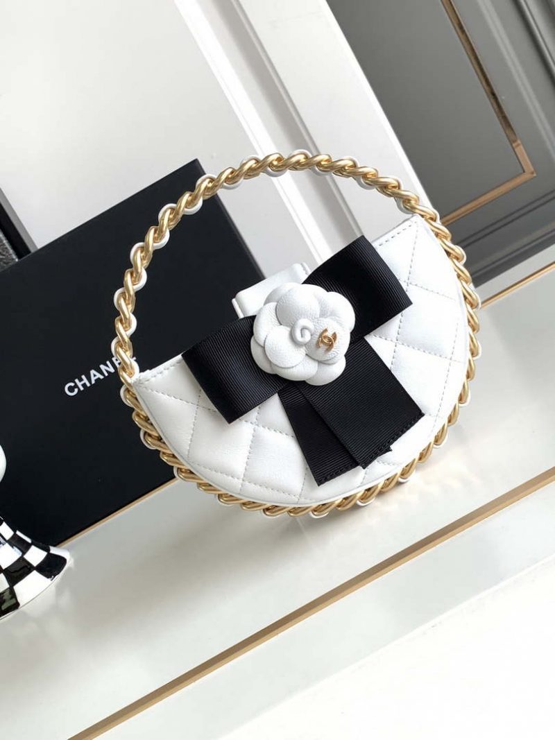 chanel ap3584 pouch mixed fibers calfskin gold tone metal white 001 baf2c98b e837 4bbb b848 f5c978095a67 luxibags.ru .jpg