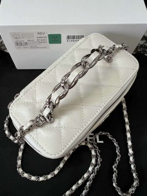chanel ap3593 shiny crumpled calfskin strass ruthenium finish metal white 02 luxibags.ru .jpg