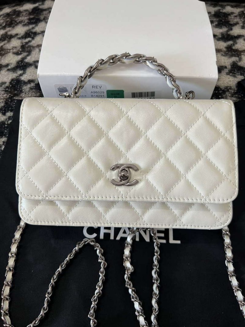 chanel ap3645 woc wallet on chain white shiny crumpled calfskin strass ruthenium finish metal 01 luxibags.ru .jpg