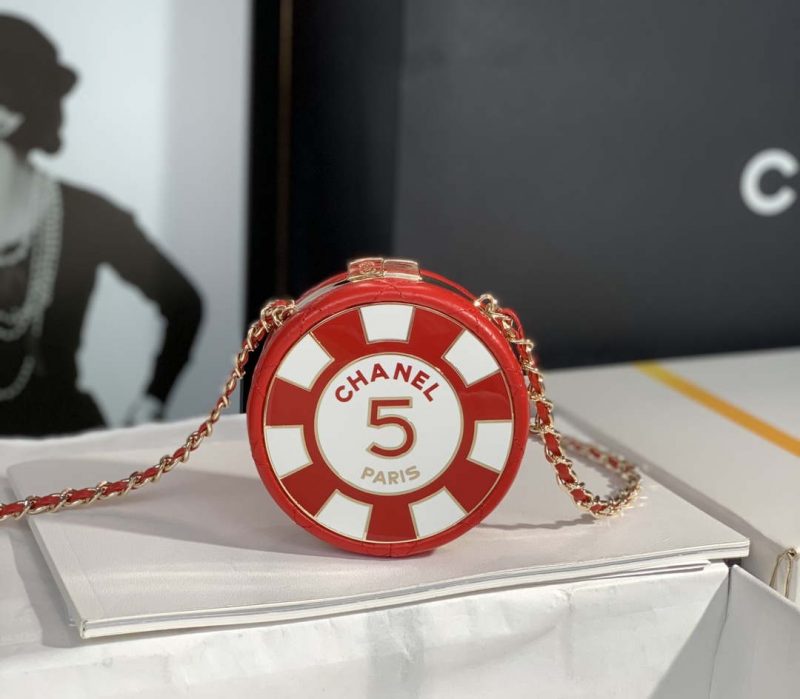 chanel ap3704 clutch with chain lambskin enamel gold tone metal red white 001 luxibags.ru .jpg