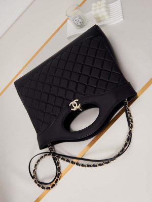 chanel as1010 31 larage shopping bag shiny lambskin black 006 luxibags.ru .jpg