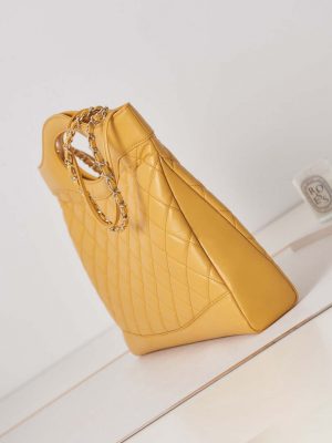 chanel as1010 31 larage shopping bag shiny lambskin yellow 004 luxibags.ru .jpg