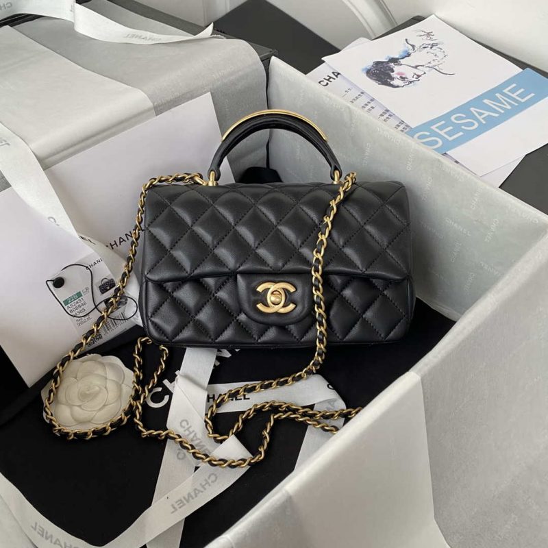 Wholesale replica highest quality luxury handbags, clothing, shoes, jewelry, etc. in cheaper price! Up to 70% discount now. Quality Guarantee!
