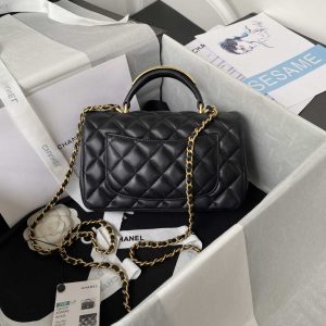 Wholesale replica highest quality luxury handbags, clothing, shoes, jewelry, etc. in cheaper price! Up to 70% discount now. Quality Guarantee!