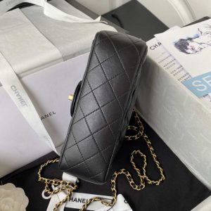 Wholesale replica highest quality luxury handbags, clothing, shoes, jewelry, etc. in cheaper price! Up to 70% discount now. Quality Guarantee!