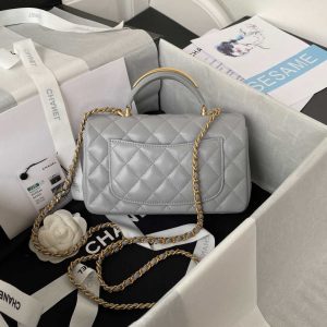 Wholesale replica highest quality luxury handbags, clothing, shoes, jewelry, etc. in cheaper price! Up to 70% discount now. Quality Guarantee!