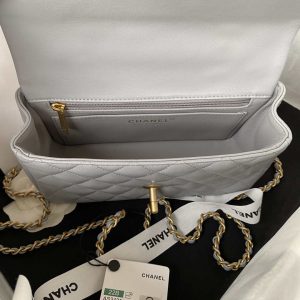 Wholesale replica highest quality luxury handbags, clothing, shoes, jewelry, etc. in cheaper price! Up to 70% discount now. Quality Guarantee!
