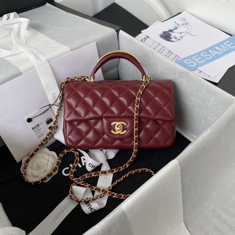 Wholesale replica highest quality luxury handbags, clothing, shoes, jewelry, etc. in cheaper price! Up to 70% discount now. Quality Guarantee!