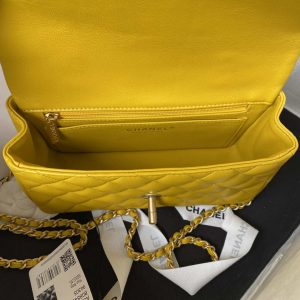 Wholesale replica highest quality luxury handbags, clothing, shoes, jewelry, etc. in cheaper price! Up to 70% discount now. Quality Guarantee!