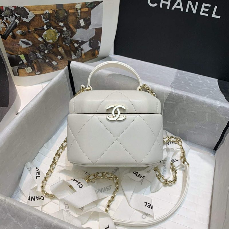 chanel as2630 small vanity case lambskin gold tone metal white 001 luxibags.ru .jpg