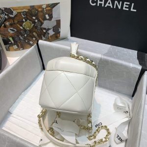 chanel as2630 small vanity case lambskin gold tone metal white 003 luxibags.ru .jpg