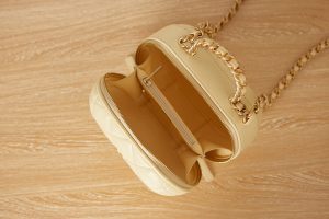 chanel as3066 small vanity case lambskin gold tone metal apricot 07 luxibags.ru .jpg