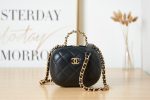 chanel as3066 small vanity case lambskin gold tone metal black 02 luxibags.ru .jpg