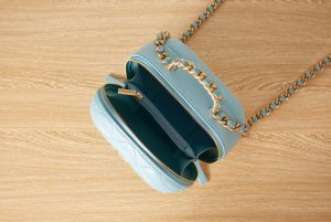 chanel as3066 small vanity case lambskin gold tone metal blue 07 luxibags.ru .jpg