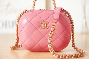 chanel as3066 small vanity case lambskin gold tone metal pink 02 luxibags.ru .jpg