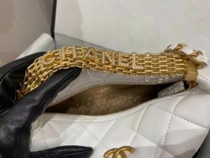 chanel as3242 small hobo bag lambskin strass gold tone metal white 003 luxibags.ru .jpg