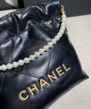 chanel as3260 22 mini handbag calfskin pearl chain black with gold 003 luxibags.ru .jpg