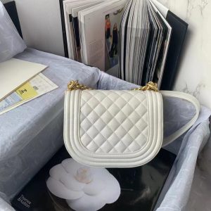 chanel as3350 small boy chanel messenger bag lambskin white 04 luxibags.ru .jpg