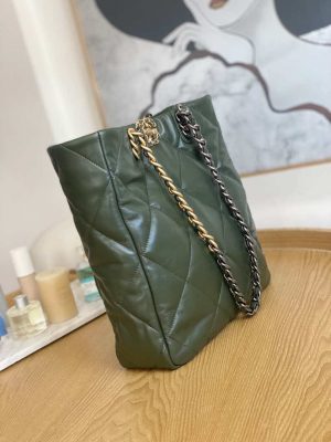 chanel as3519 chanel19 shopping bag shiny lambskin green 003 luxibags.ru .jpg