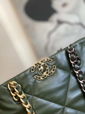 chanel as3519 chanel19 shopping bag shiny lambskin green 004 luxibags.ru .jpg