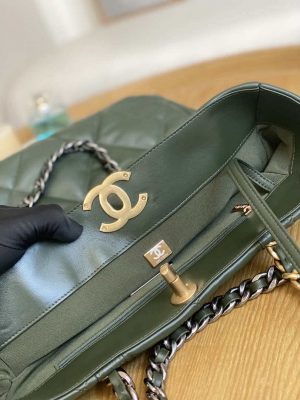 chanel as3519 chanel19 shopping bag shiny lambskin green 008 luxibags.ru .jpg