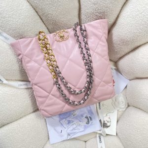 chanel as3519 chanel19 shopping bag shiny lambskin pink 004 luxibags.ru .jpg