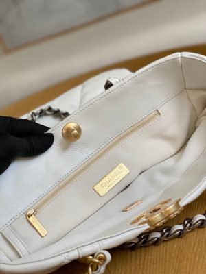 chanel as3519 chanel19 shopping bag shiny lambskin white 008 luxibags.ru .jpg