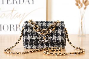 chanel as3611 small flap bag wool tweed gold tone metal gray white 001 luxibags.ru .jpg
