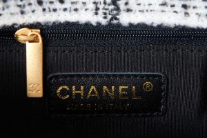 chanel as3611 small flap bag wool tweed gold tone metal white 009 luxibags.ru .jpg