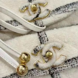 chanel as3615 backpack wool tweed gold tone metal white black 007 luxibags.ru .jpg