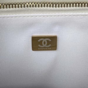 chanel as3631 large hobo bag lambskin white 009 luxibags.ru .jpg