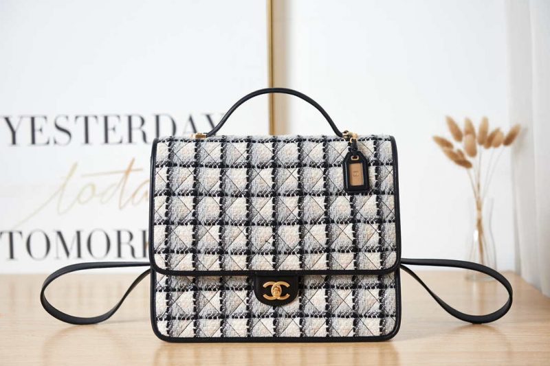 chanel as3662 large backpack wool tweed gold tone metal white 001 luxibags.ru .jpg