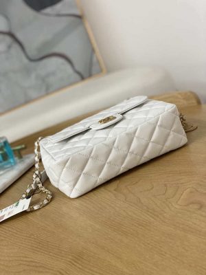 chanel as3690 hobo handbag shiny crumpled calfskin gold tone metal white 005 luxibags.ru .jpg