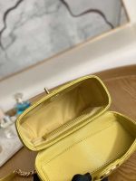 chanel as3729 small vanity case grained calfskin gold tone metal yellow 008 luxibags.ru .jpg