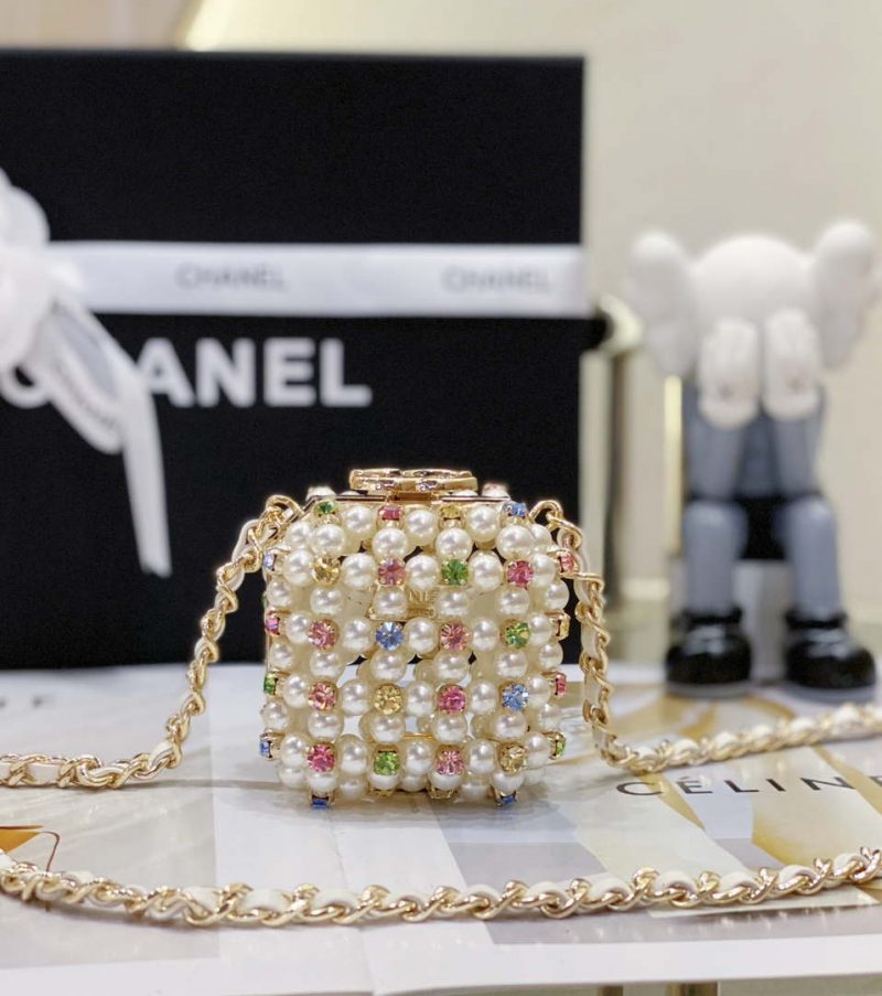 chanel as3769 mini evening bag imitation pearls gold tone metal white multicolor 001 luxibags.ru .jpg