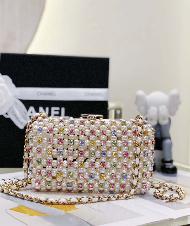 chanel as3771 evening bag glass pearls gold tone metal white multicolor 001 luxibags.ru .jpg