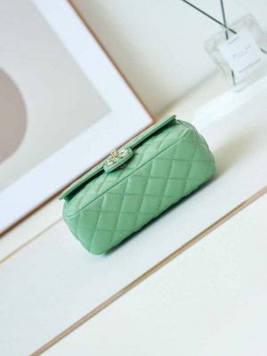 chanel as3783 small flap bag 23p lambskin gold tone metal 18 5 cm green 06 luxibags.ru .jpg
