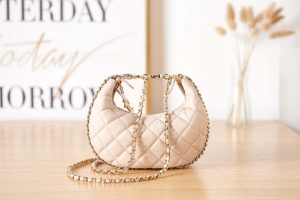 chanel as3917 clutch with chain lambskin shiny light gold metal ecru 003 luxibags.ru .jpg