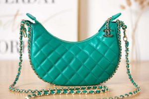 chanel as3917 clutch with chain lambskin shiny light gold metal light green 002 luxibags.ru .jpg