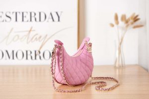 chanel as3917 clutch with chain lambskin shiny light gold metal light pink 004 luxibags.ru .jpg