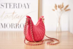 chanel as3917 clutch with chain lambskin shiny light gold metal pink 004 luxibags.ru .jpg