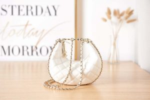 chanel as3917 clutch with chain lambskin shiny light gold metal white 003 luxibags.ru .jpg