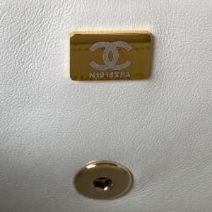 chanel as3970 flap bag with top handle lambskin gold tone metal white 009 d2ec4e9e 83ba 4aa7 a421 7267e8dfc457 luxibags.ru .jpg
